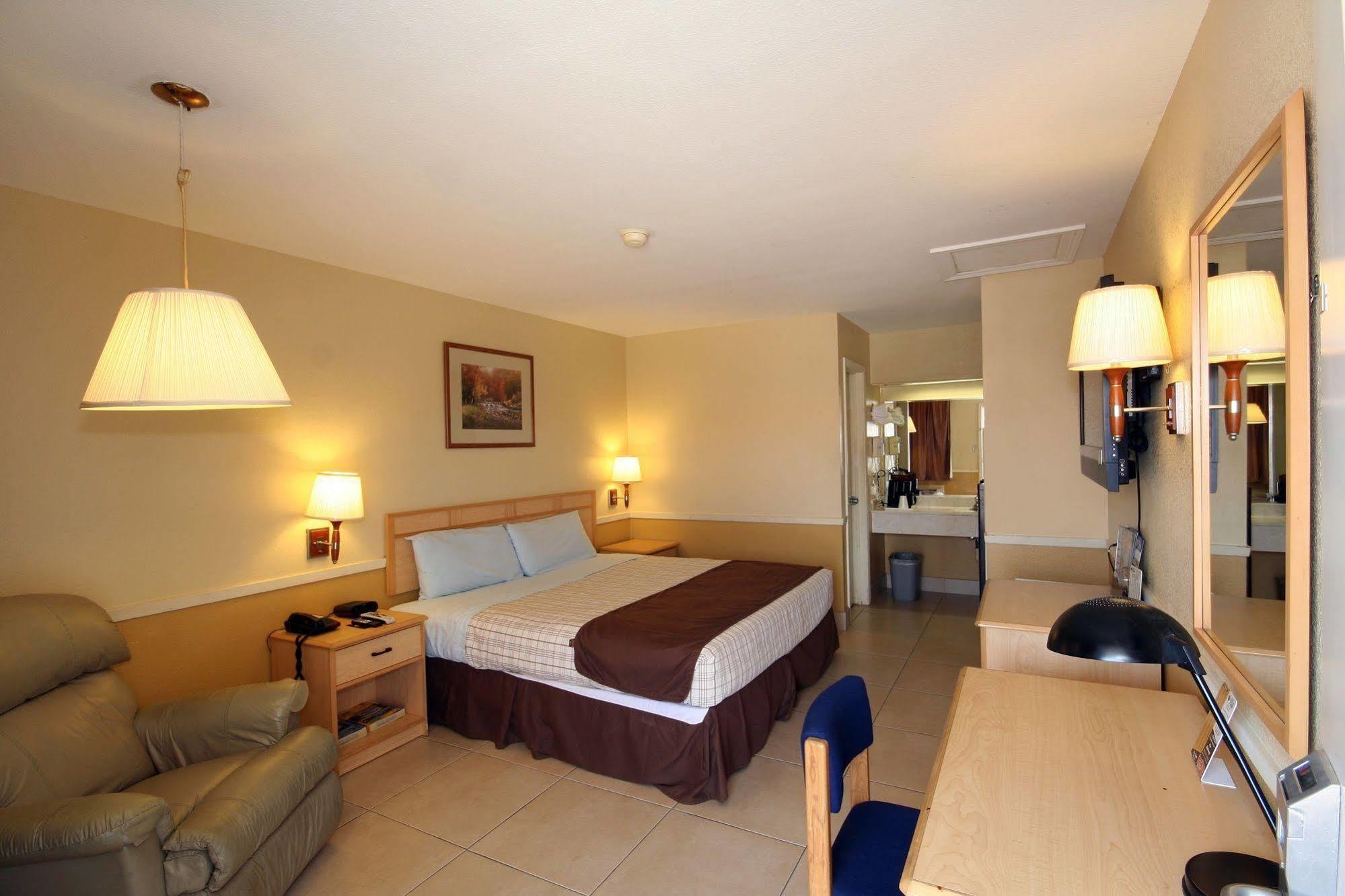 Edinburg Executive Inn Esterno foto